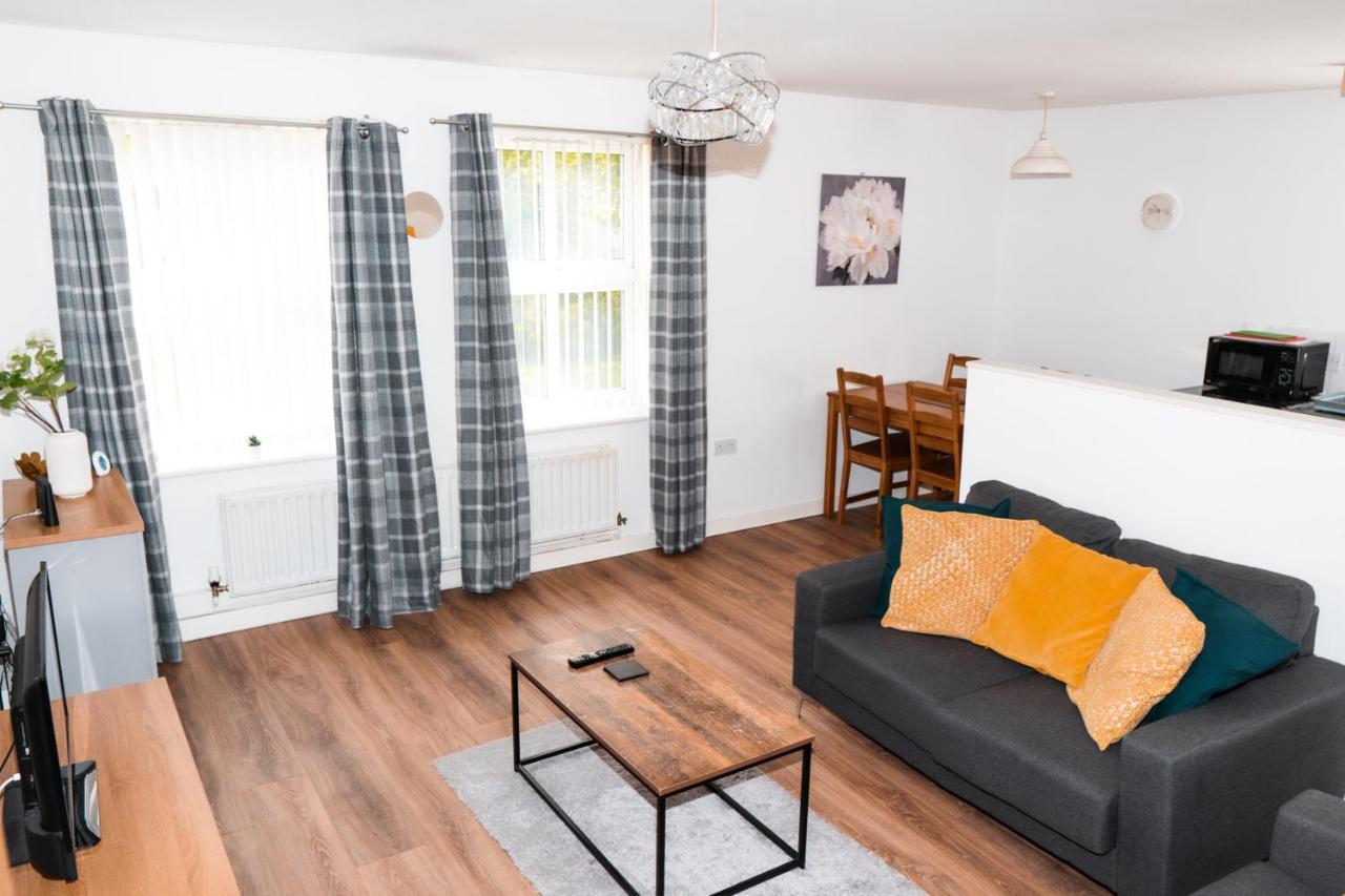 2 Bedroom Hosted By Seren Apartment Liverpool