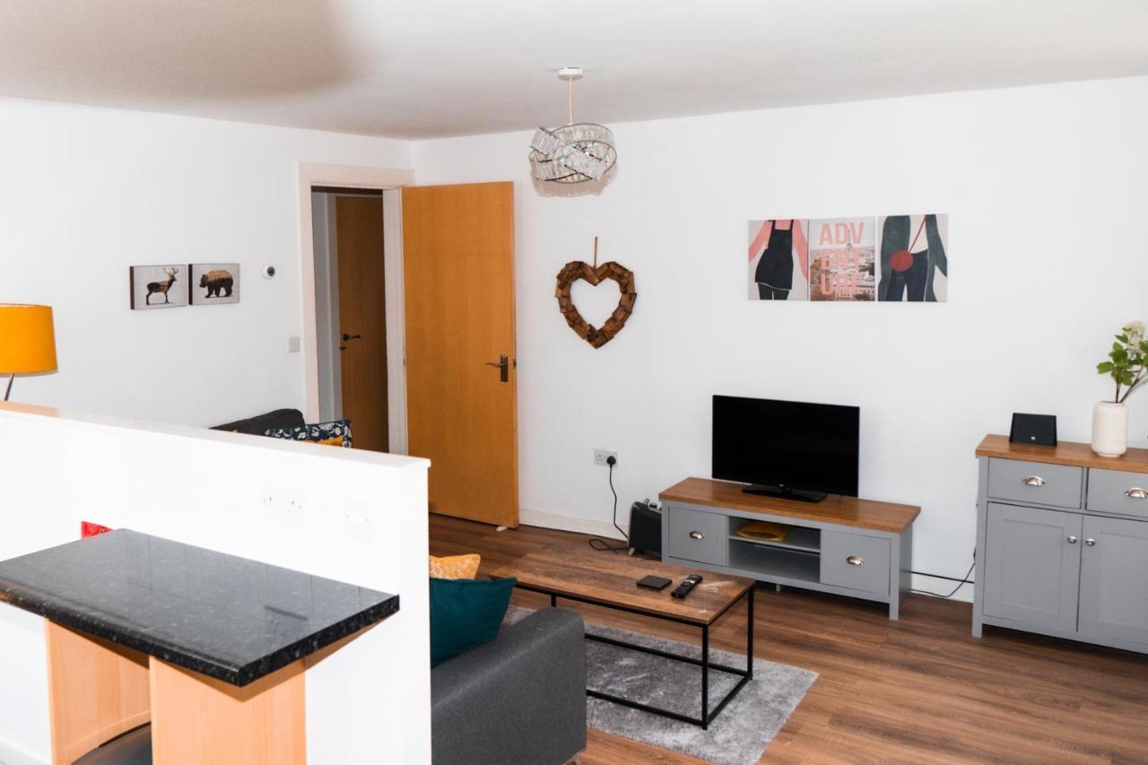 Apartment 2 Bedroom Hosted By Seren Liverpool