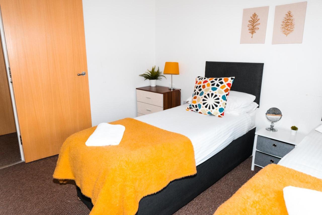 2 Bedroom Hosted By Seren * Liverpool