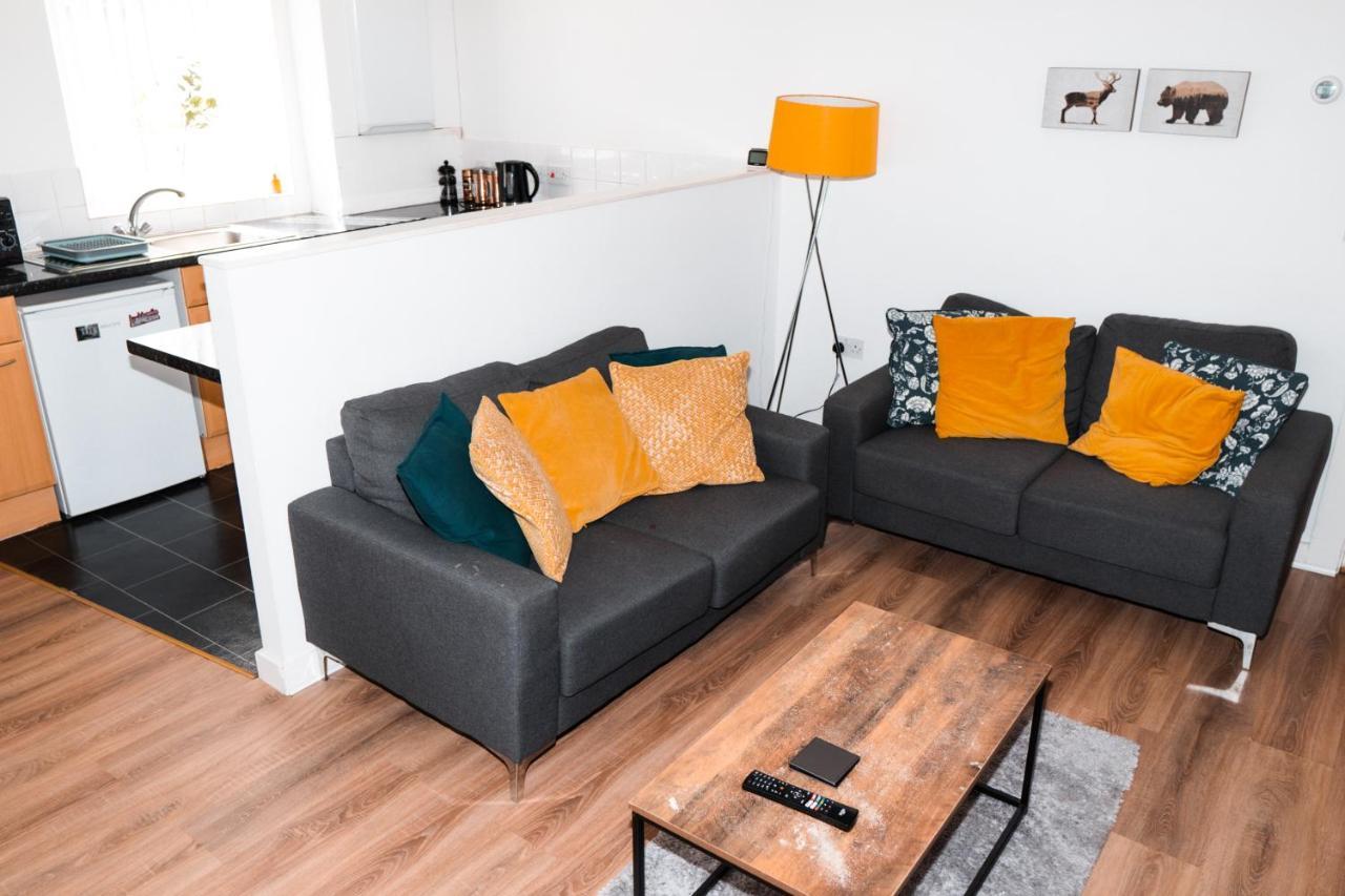 Apartment 2 Bedroom Hosted By Seren *