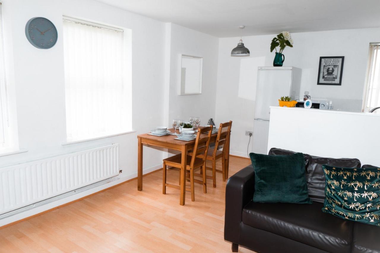 2 Bedroom Hosted By Seren Apartment *