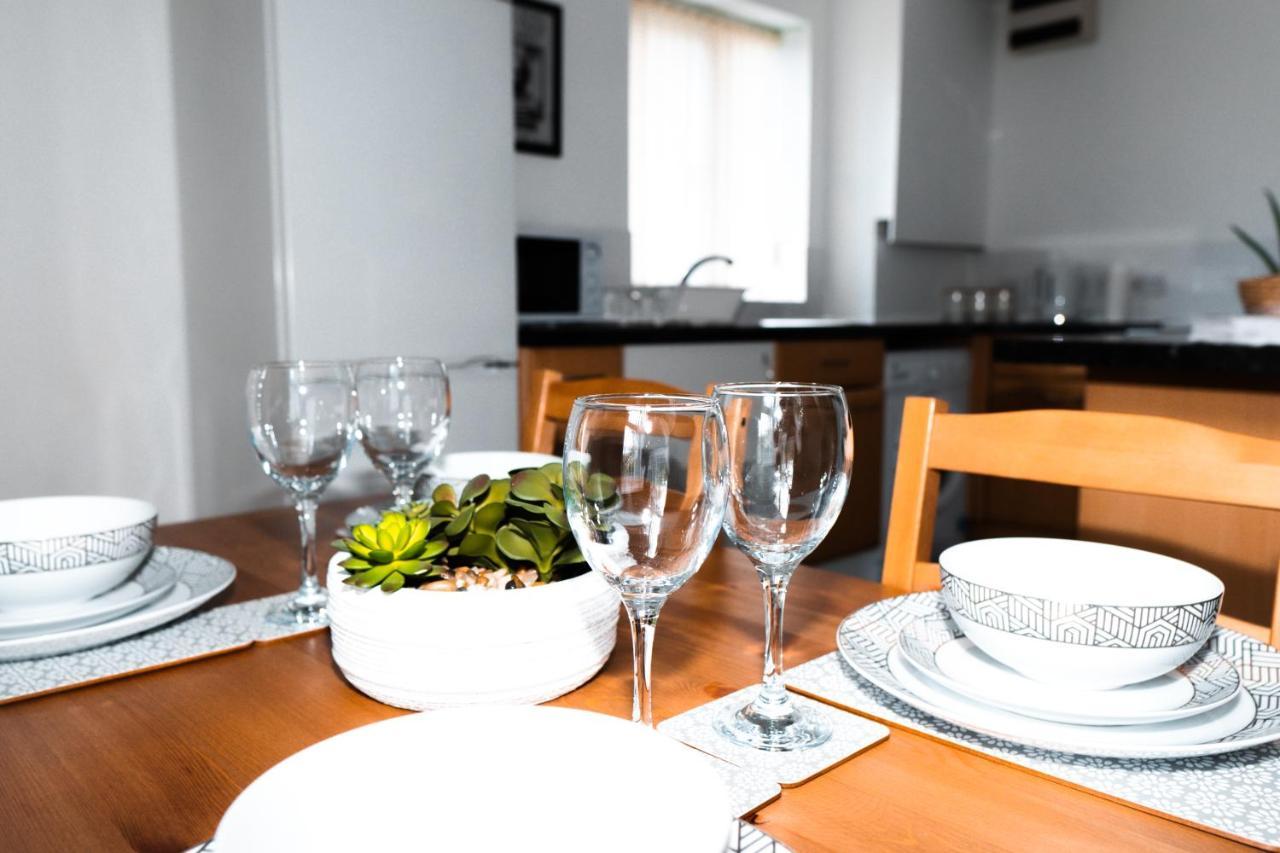 Apartment 2 Bedroom Hosted By Seren *
