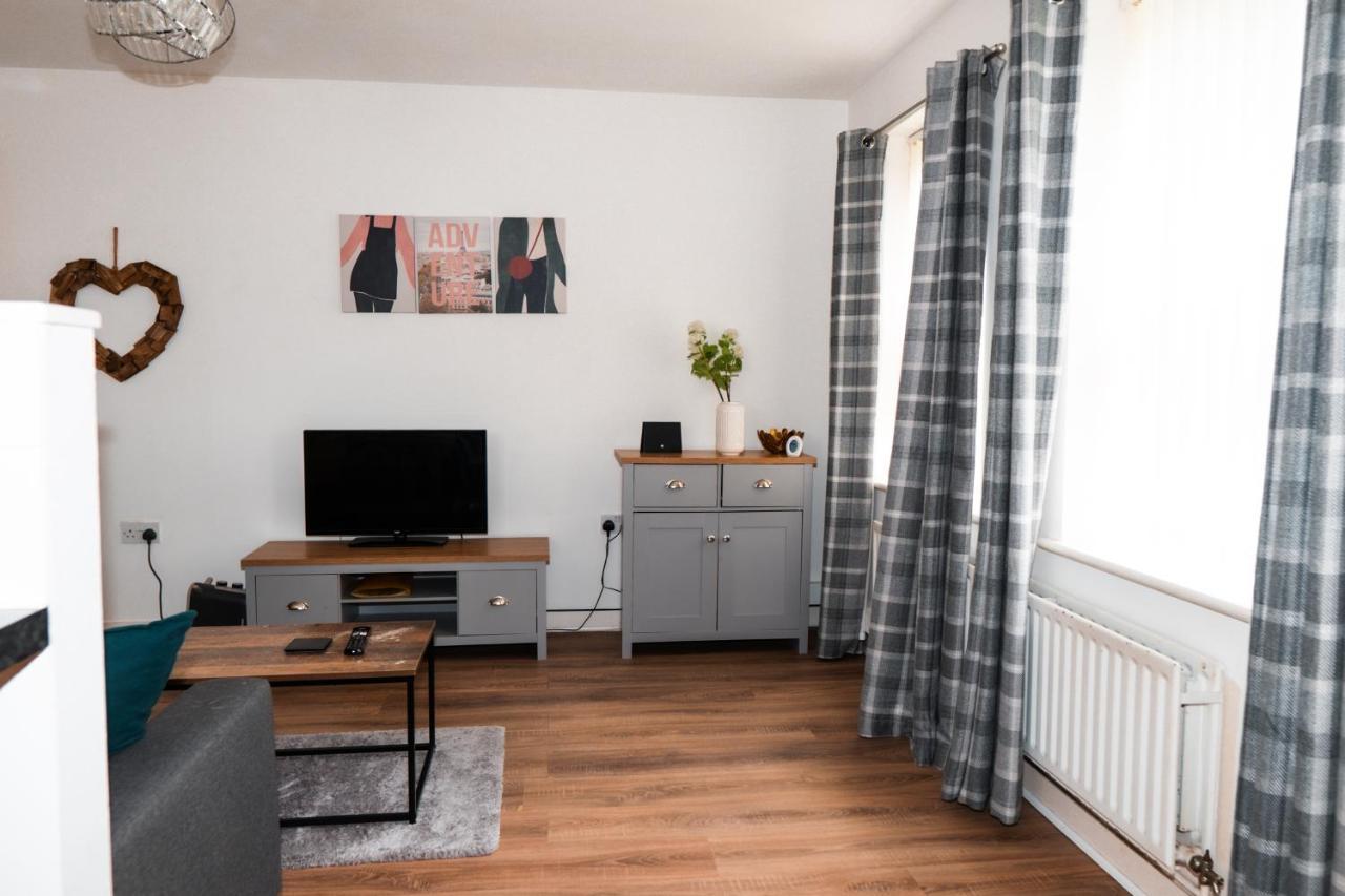 2 Bedroom Hosted By Seren Apartment Liverpool
