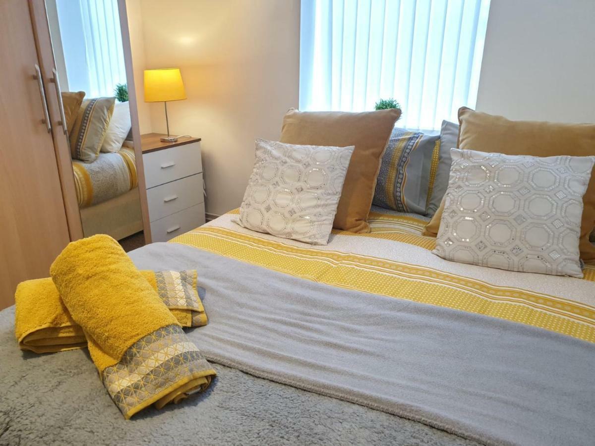 Apartment 2 Bedroom Hosted By Seren *